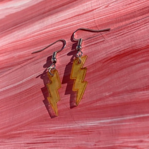 Small yellow thunder bolt earrings - Picture 2 of 2